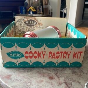New In Box~Vintage Mirror Cooky~Pastry Kit Complete With Instructions